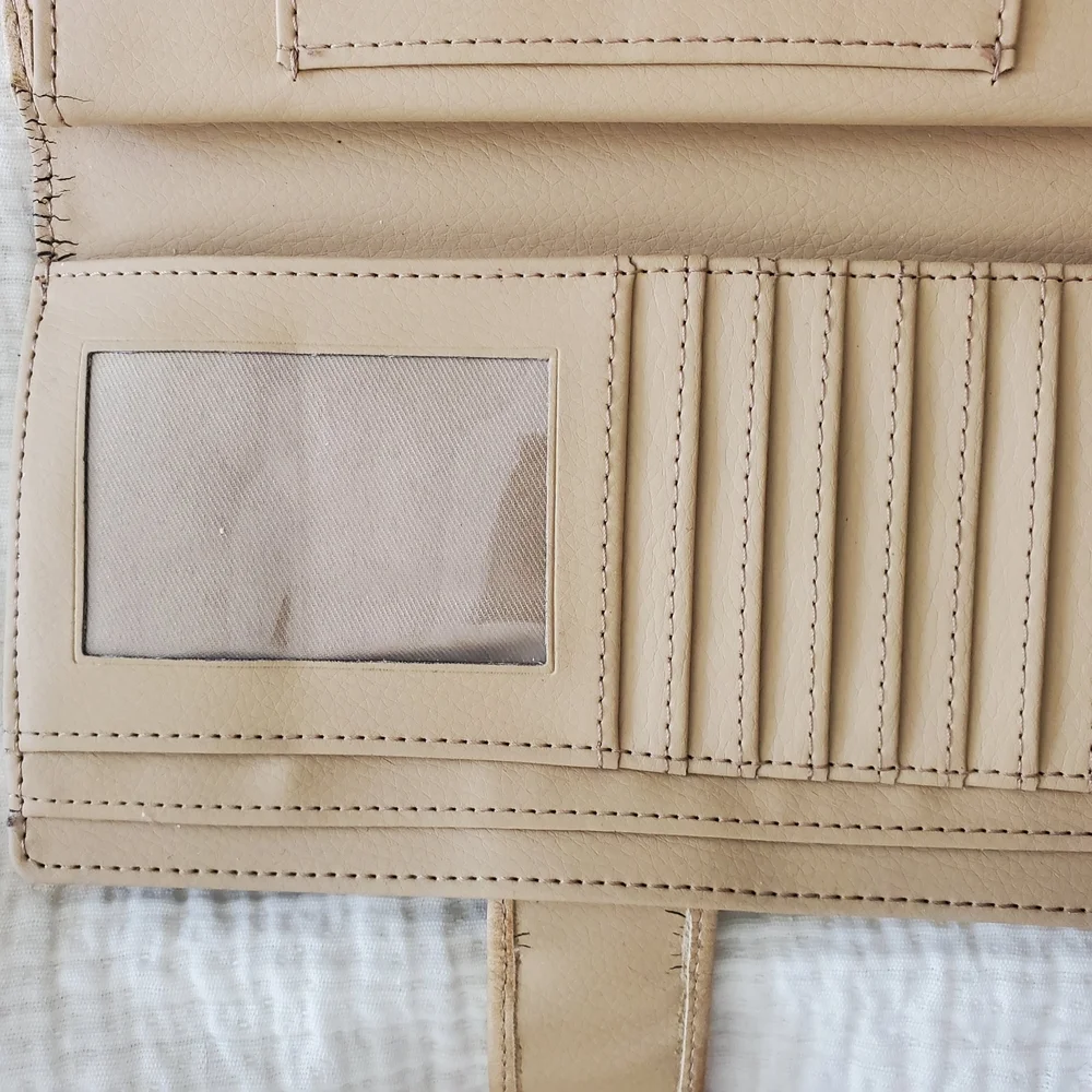 💎$3 WITH BUNDLE💎 Tan Leather Wallet